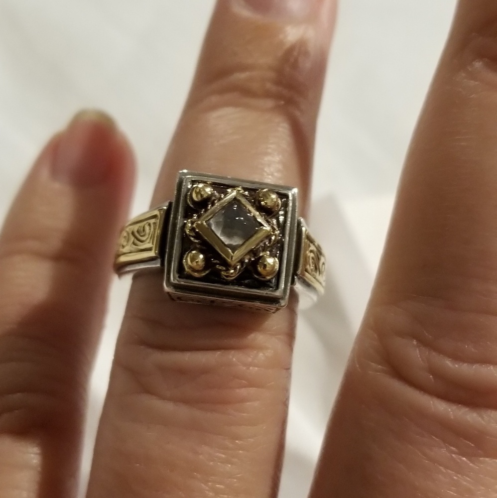 PRICE DROP🌺Konstantino white laboradite ring